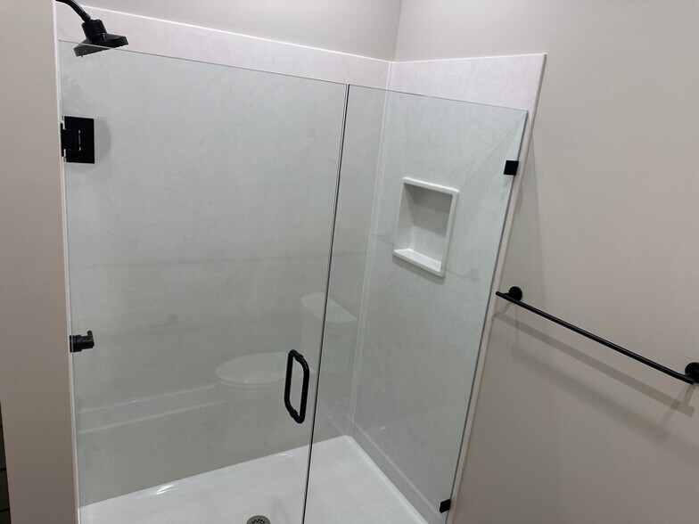 Building Photo - 104 S 4th St