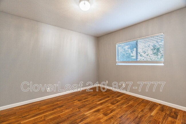 Building Photo - 5818 Sherbrooke Oak