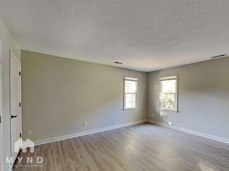 Building Photo - 2701 Moorsfield Ct