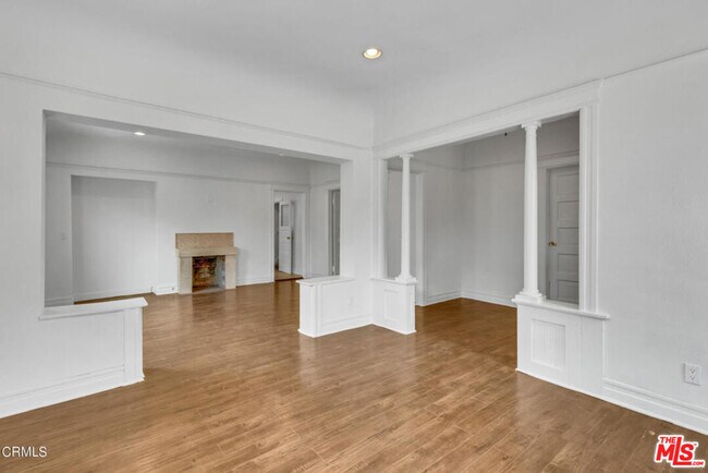 Building Photo - 1492 W 28th St