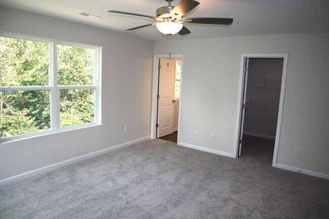 Building Photo - Two bedroom, 2.5 bath townhome with loft in Ridge Creek, Whitsett