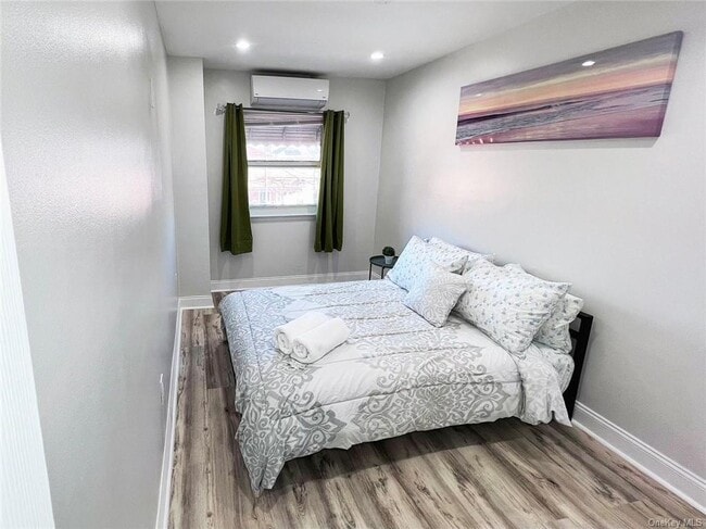 Building Photo - 451 Castle Hill Ave