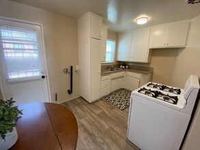 Building Photo - 4453 W 159th St