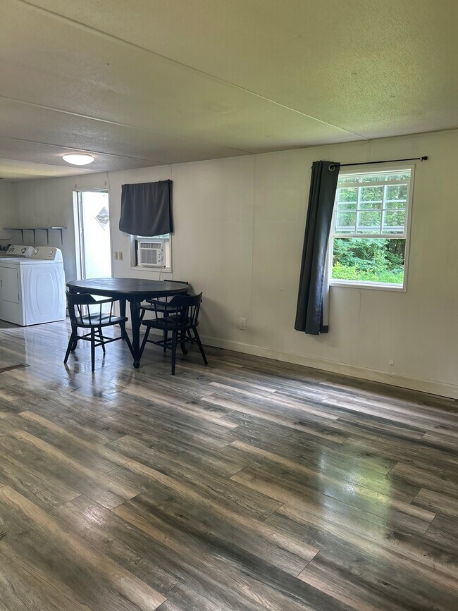 Building Photo - 745 Barren Hollow Rd