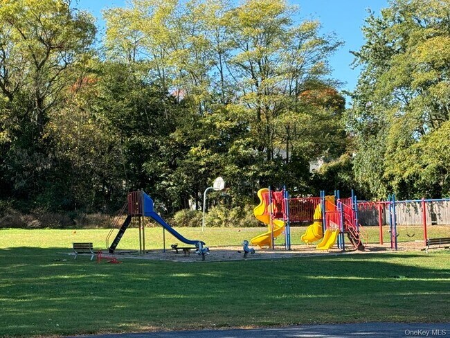 Building Photo - 16 Patton Dr