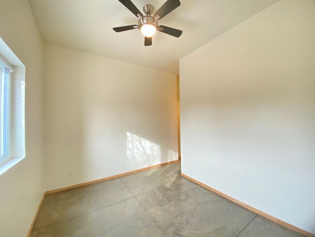 Building Photo - 1 MO. FREE RENT! Contemporary Retreat on Dunlap St.