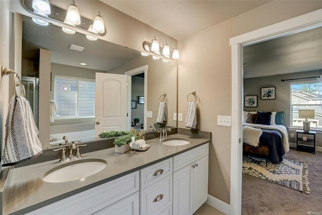 Building Photo - 4240 Overlook Ct