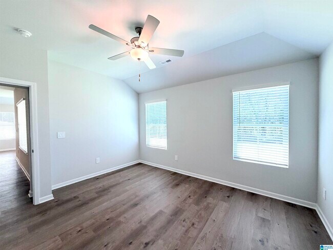 Building Photo - 302 Spanish Moss Ct