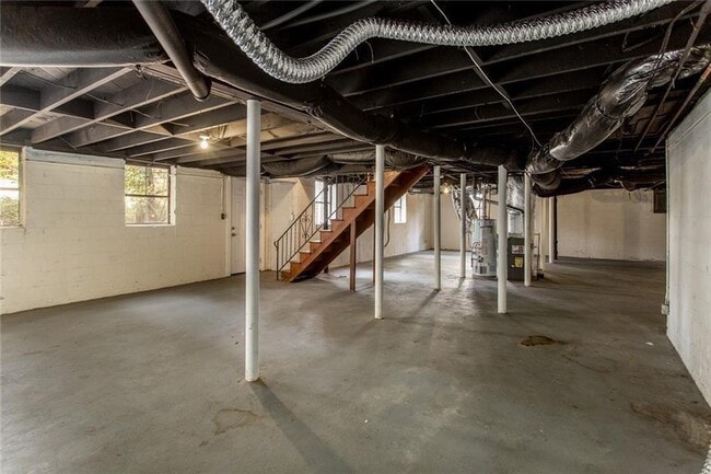 Building Photo - 2720 Stonecreek Rd