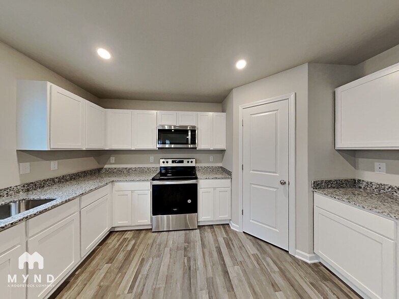 Building Photo - 352 Indian Lake Trail