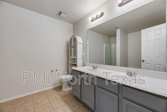 Building Photo - 13072 Sewanee Dr