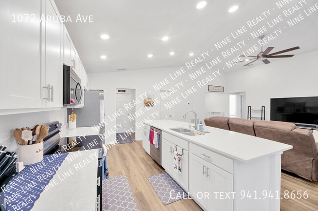 Building Photo - 1072 Aruba Ave