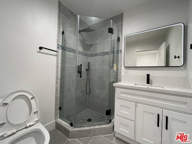 Building Photo - 1340 W 37th St