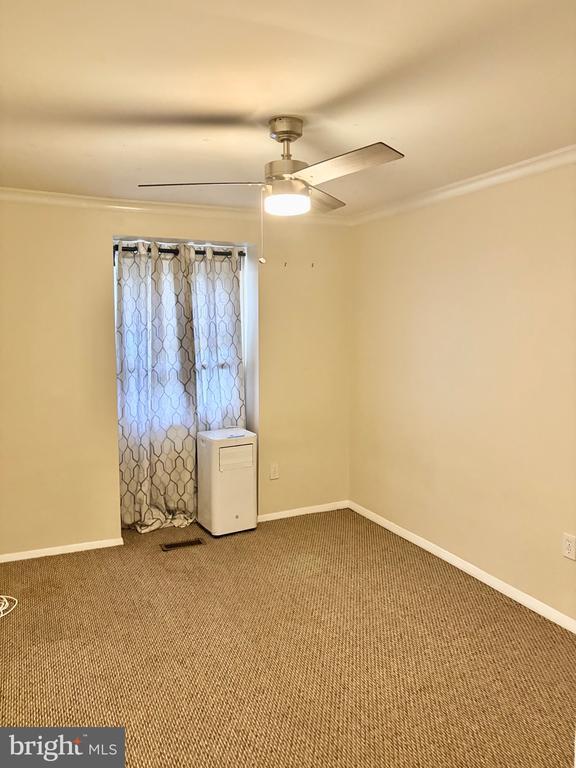 Building Photo - 13 Mitnick Ct