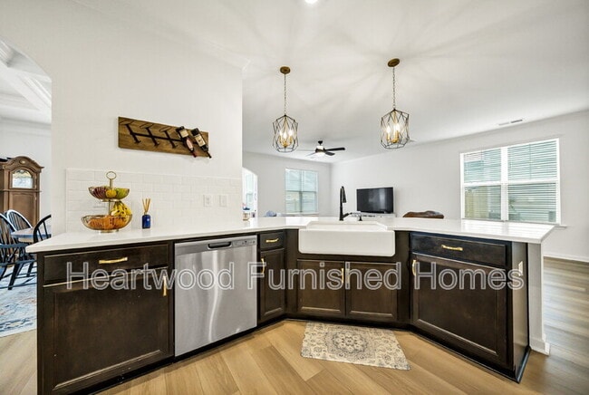 Building Photo - 924 Windchase Wy