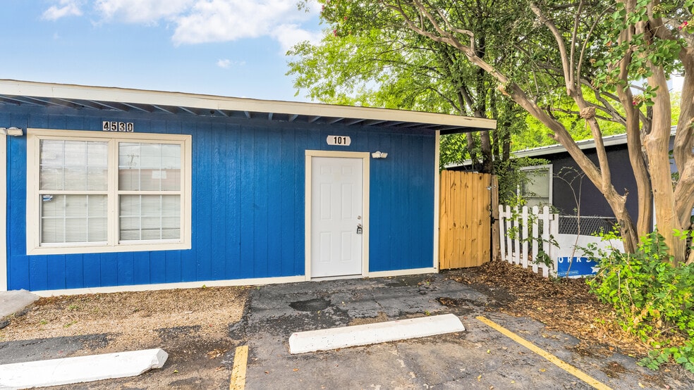 Building Photo - 4530 Walzem Rd