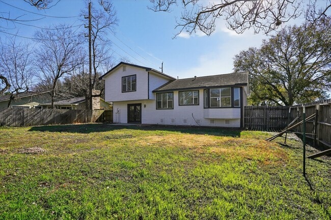 Building Photo - 5103 Devon Green Dr