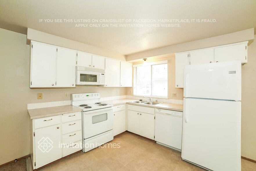Building Photo - 15605 120th Ave E