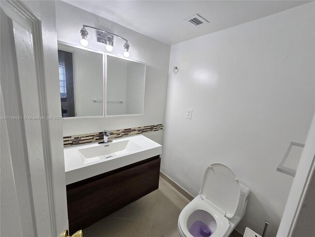 Building Photo - 2780 NE 183rd St