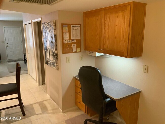 Building Photo - 2311 S Farnsworth Dr