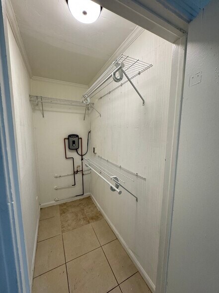 Building Photo - 321 Conniston Rd