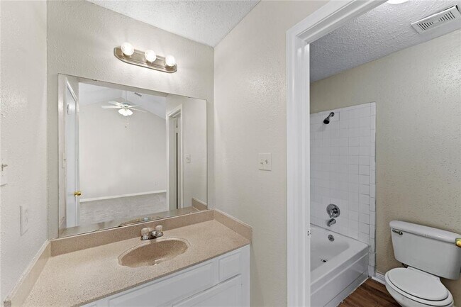 Building Photo - 5810 Twisted Pine Ct