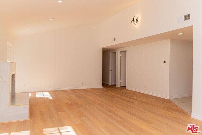 Building Photo - 24316 Burbank Blvd