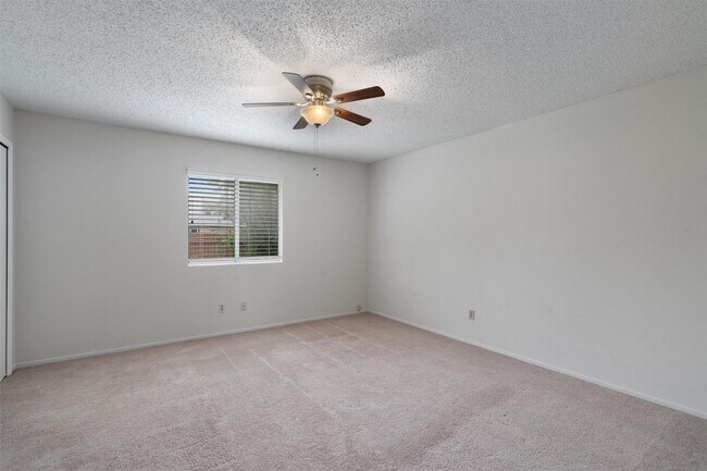 Building Photo - 2204 Silver Spur Dr