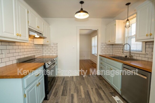 Building Photo - 1207 S Florence Pl