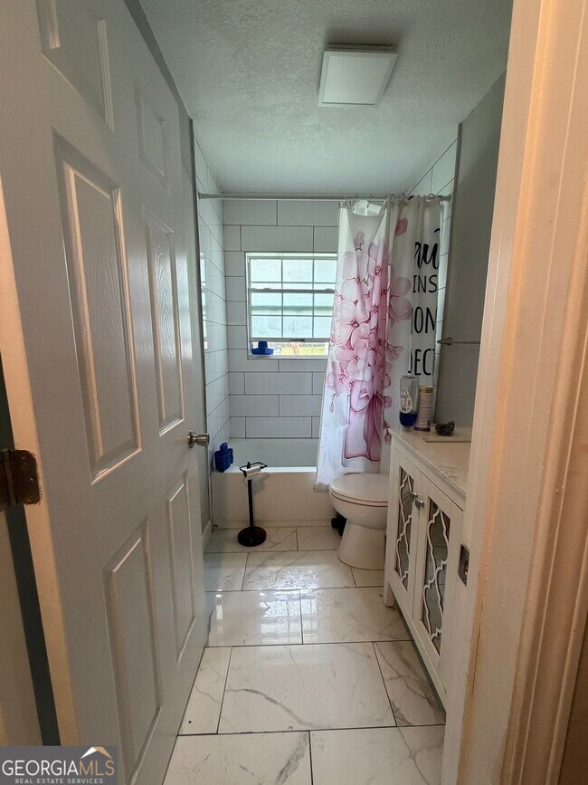 Building Photo - 216 Clarks Bluff Rd