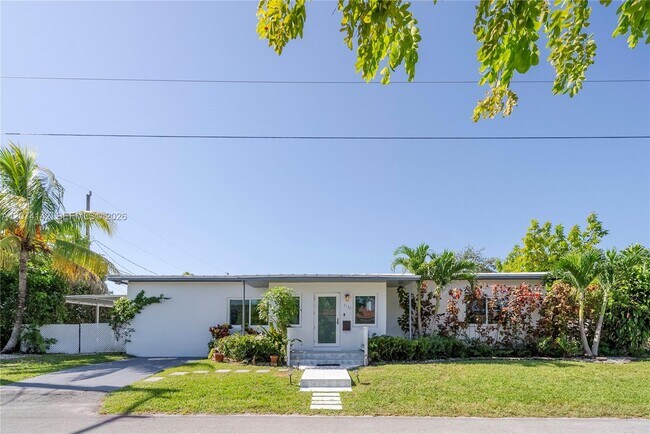 Building Photo - 3130 SW 27th Terrace