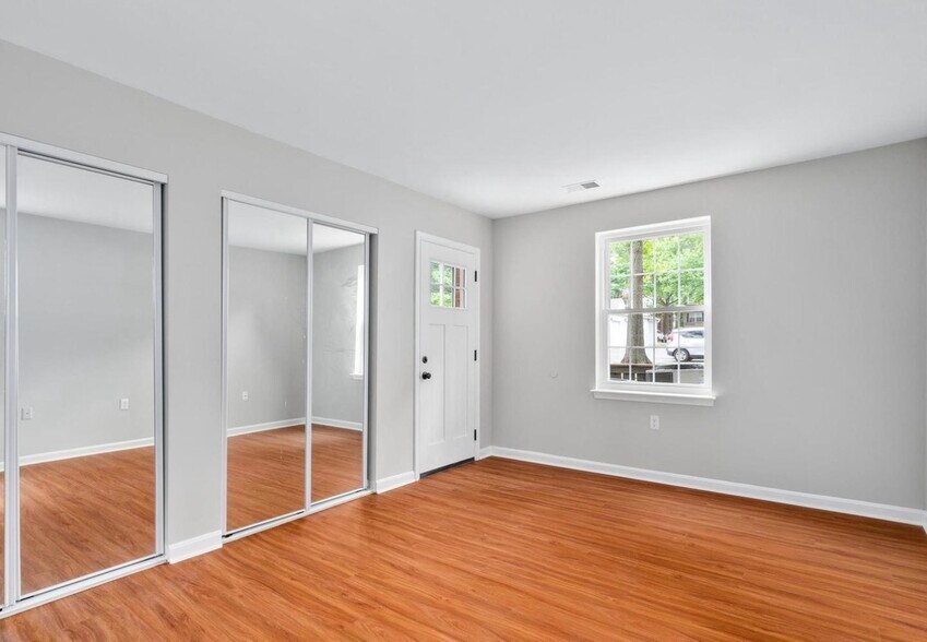 Building Photo - 18334 Streamside Dr