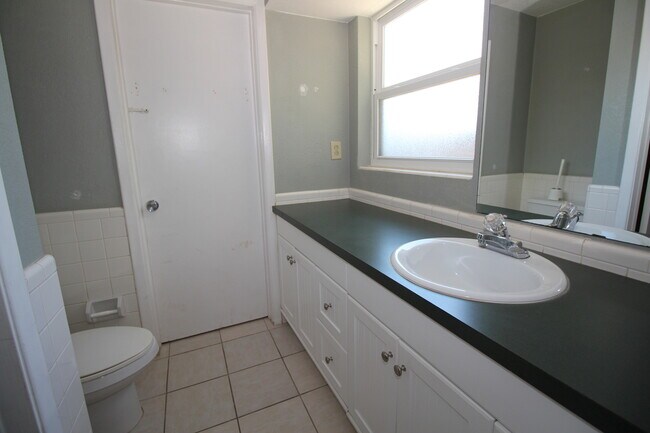 Building Photo - Clearwater home