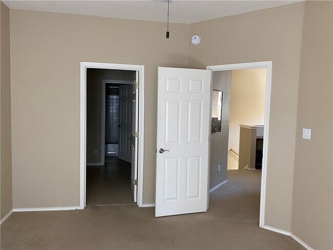 Building Photo - 7501 Shadowridge Run