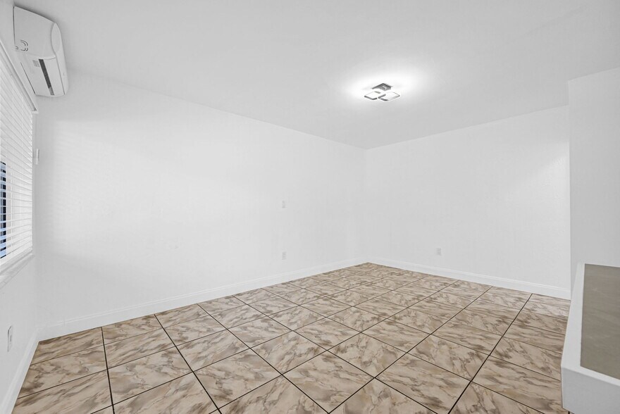 Building Photo - 6432 NE 1st Ct