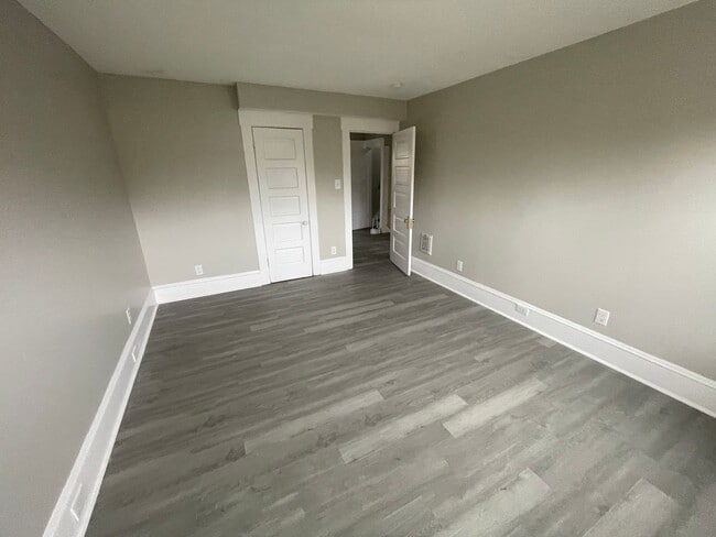 Building Photo - Section 8 Accepted!