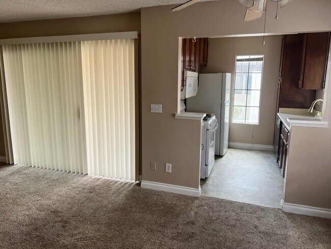 Building Photo - 4860 Nara Vista Way