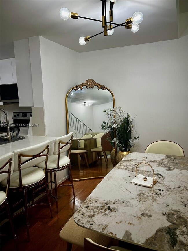 Building Photo - 1111 Sorrento Dr