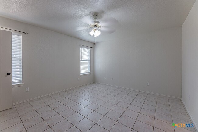 Building Photo - 4409 Bowles Dr