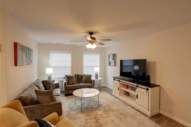 Building Photo - 10008 Aspen Ln