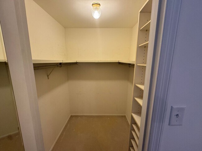 Building Photo - Spacious Well Kept Condo in West County (Ballwin) - RENT WITH AN OPTION TO PURCHASE