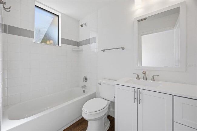 Building Photo - 100 N Dewey St