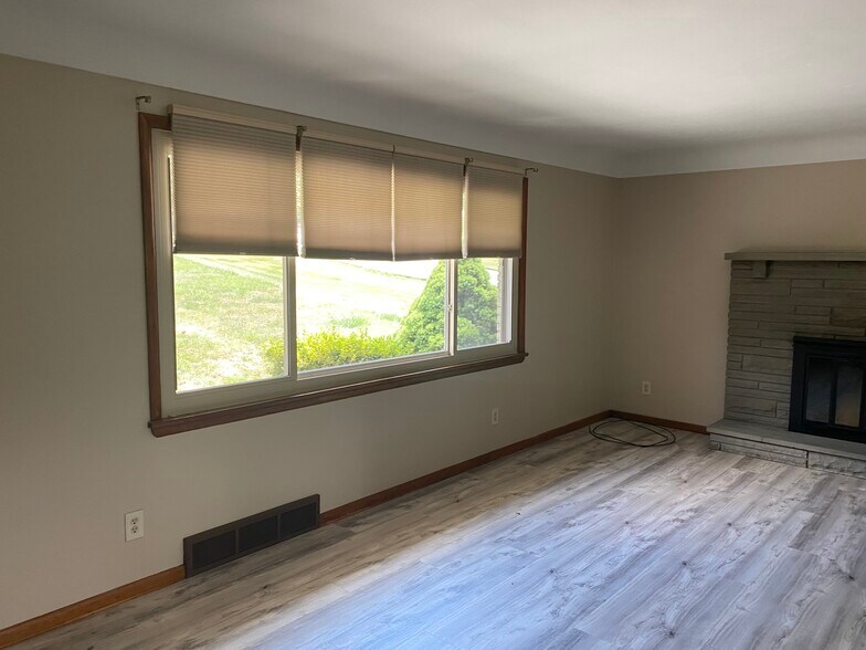 Building Photo - 3954 Catherine Dr
