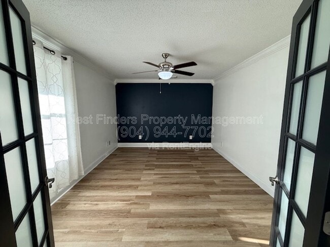 Building Photo - 12947 Tree Wy Ct N