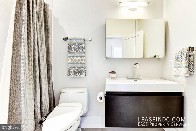 Building Photo - 3467 Holmead Pl NW