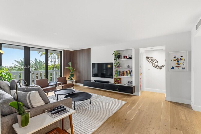 Building Photo - 1111 Crandon Blvd