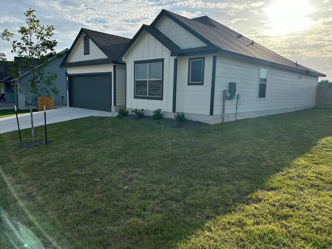Building Photo - 3bd/2ba Home in the Willow Glenn Community...