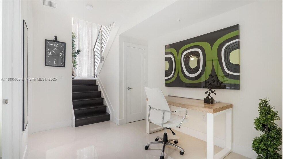 Building Photo - 6611 NW 105th Pl