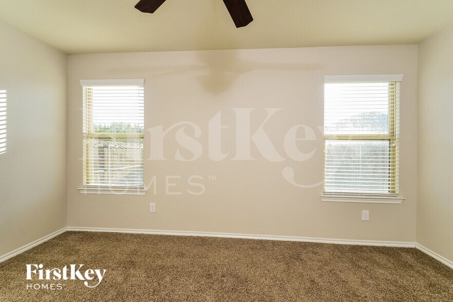 Building Photo - 1218 Meadow Creek Dr