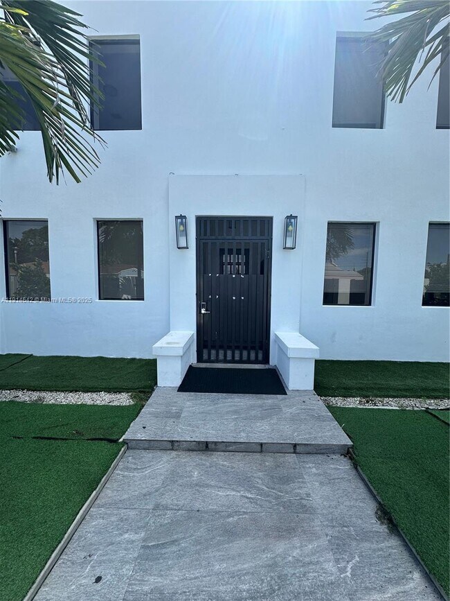 Building Photo - 676 NW 47th St